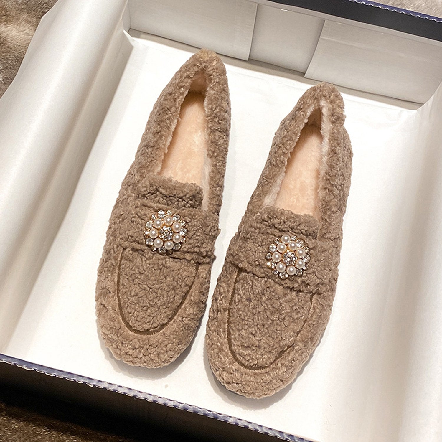 Pearl-Flat-Bottom-Fur-Loafers