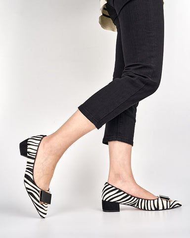 Zebra Print Matching Color Pointed Toe Loafers
