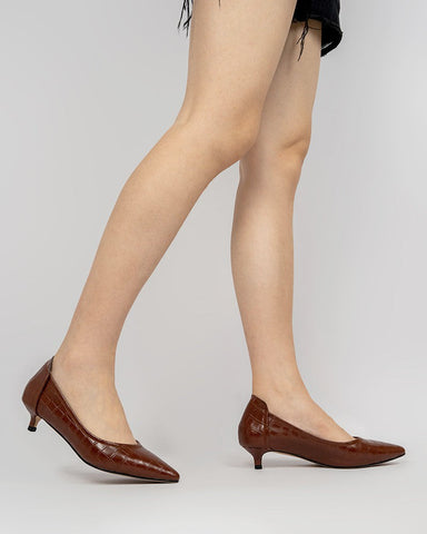 Pointed-Toe-Low-Kitten-Heels-Pumps