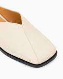 Minimalist-Square-Toe-Flat-Mules