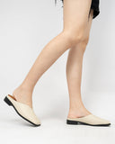 Minimalist-Square-Toe-Flat-Mules