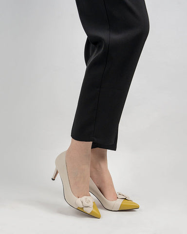 Flower-Embellished-Pointed-Toe-Leather-High-heel-Pumps