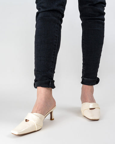 Temperament Minimalist Kitten Heel Mules