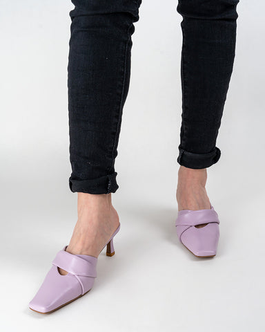 Temperament Minimalist Kitten Heel Mules