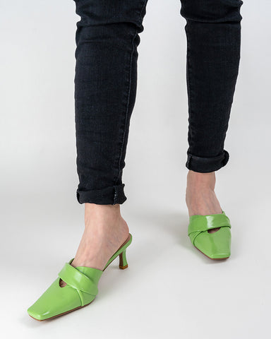 Temperament Minimalist Kitten Heel Mules