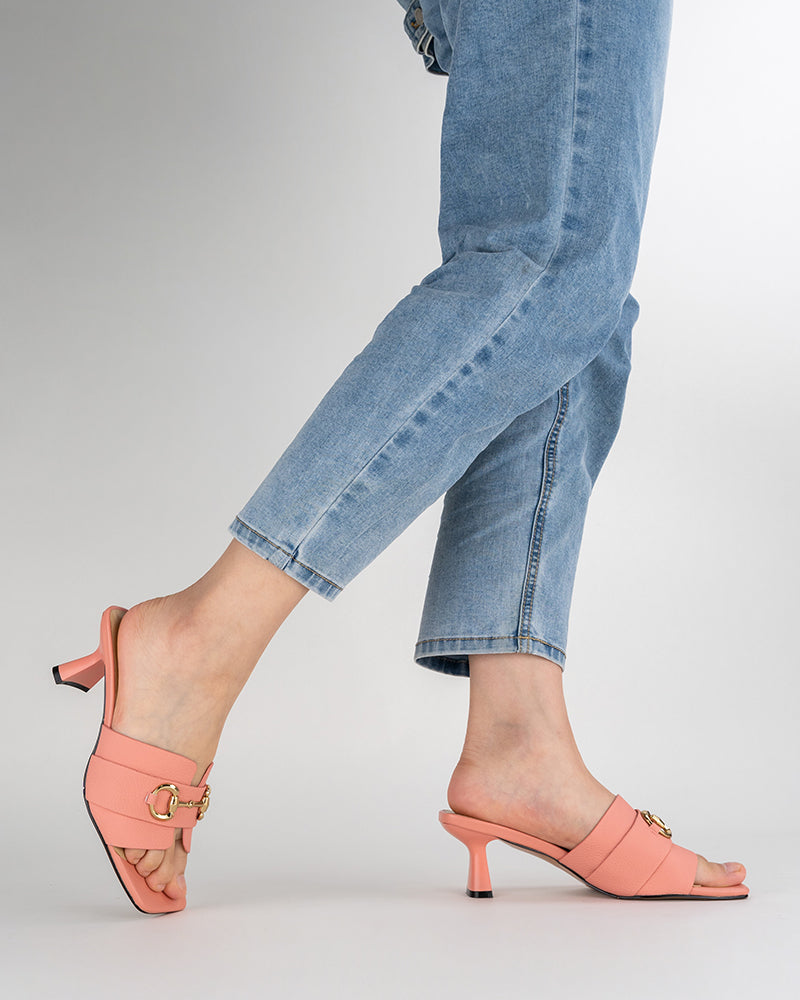 Horsebit-Classic-Metal-Buckle-Minimalist-Kitten-Heel-Leather-Sandals