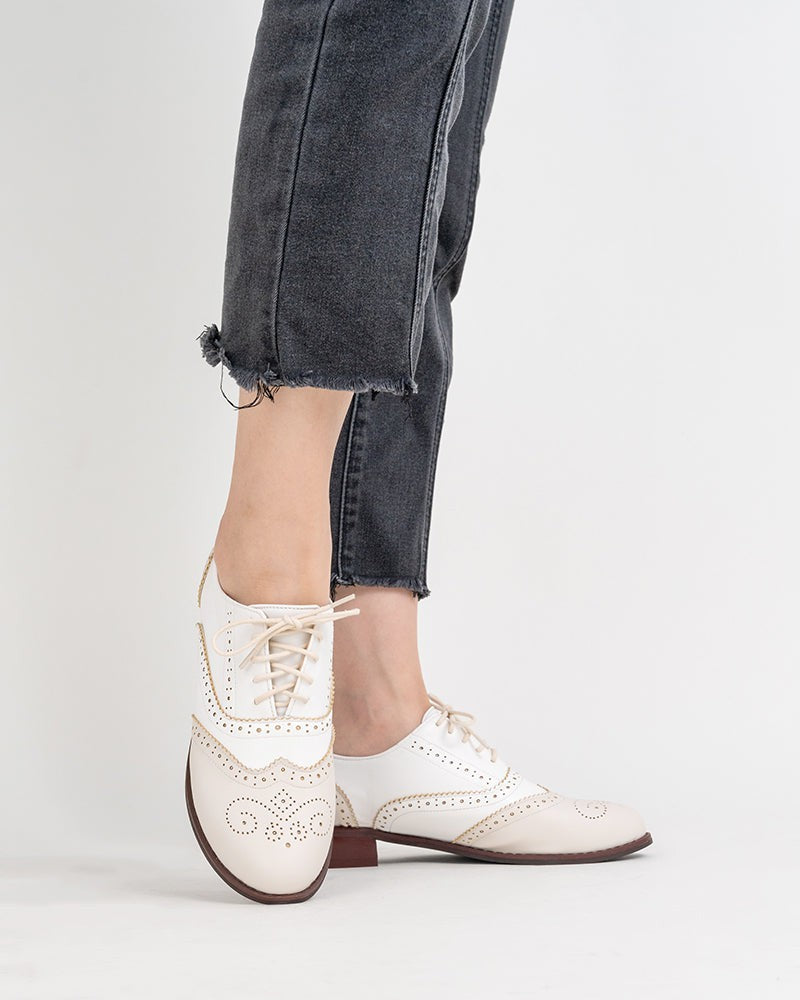 Perforated-Lace-up-Wingtip-Leather-Flat-Oxfords