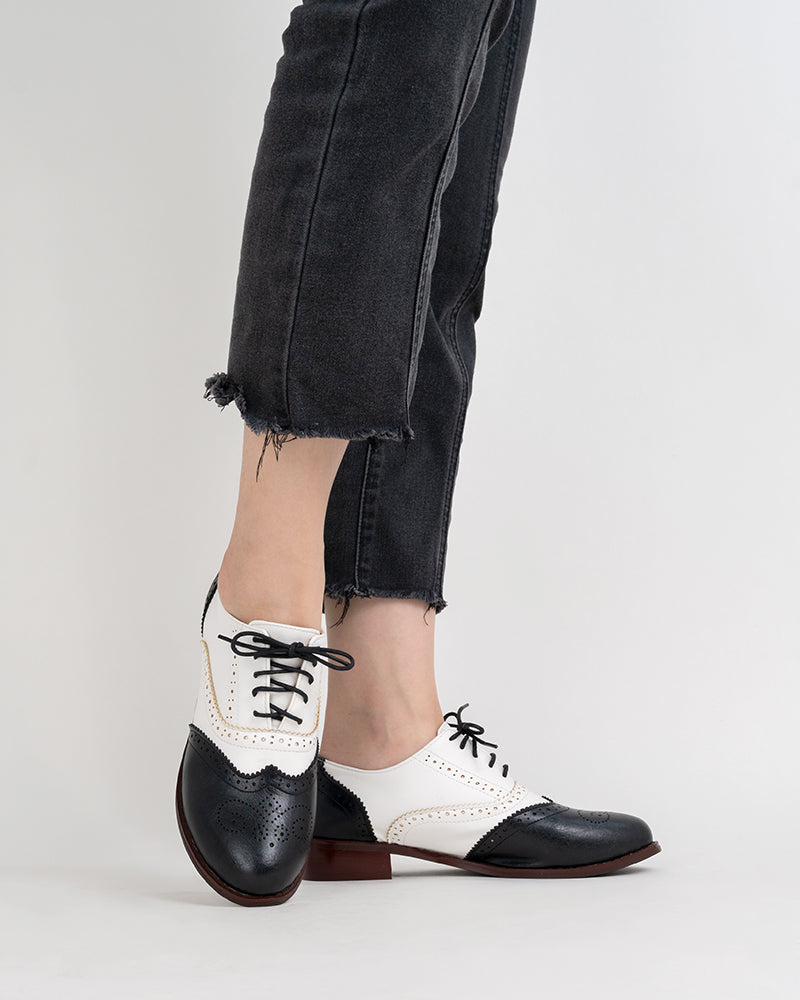 Perforated-Lace-up-Wingtip-Leather-Flat-Oxfords