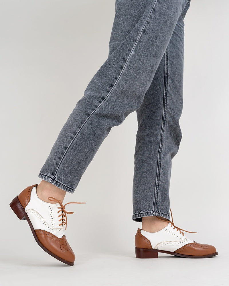 Perforated-Lace-up-Wingtip-Leather-Flat-Oxfords