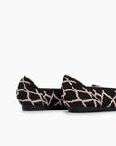 Contrast-Line-Design-V-Cut-Ballet-Flats